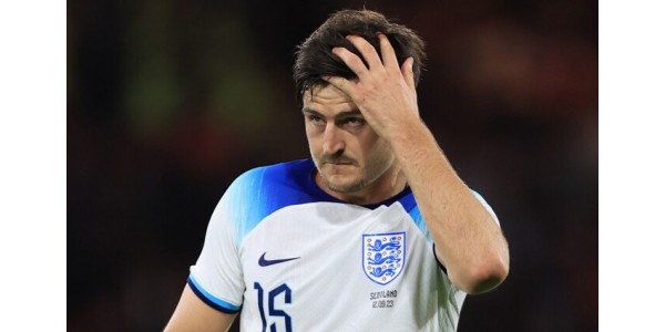 Harry Maguire marca un gol en propia meta para su país